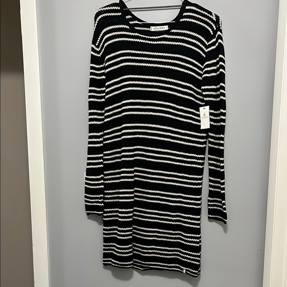 NWT Volcom On Track  Dress
